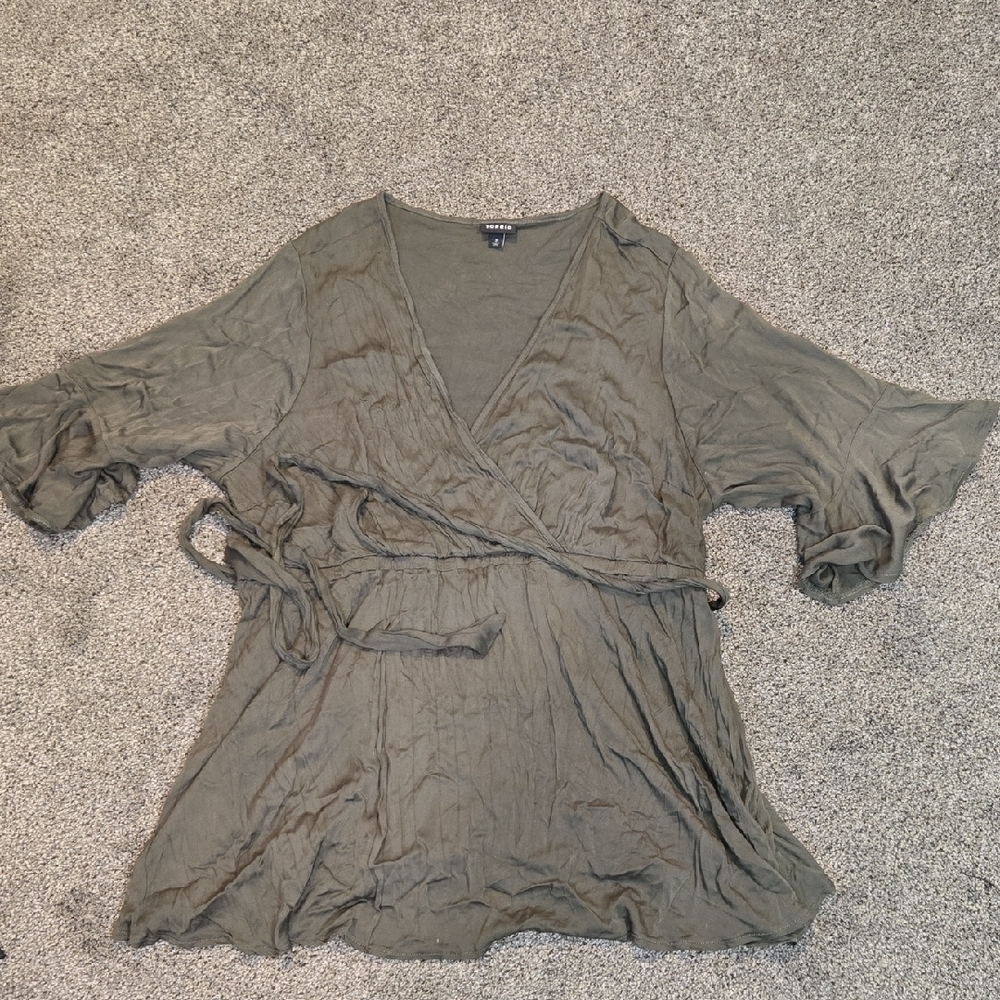 Torrid Women V Neck Belt Tunic Top Dark Olive Blouse Sz 3/3X